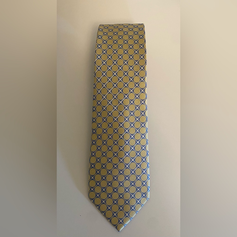 Michael Kors, 100% Silk Men’s Tie.